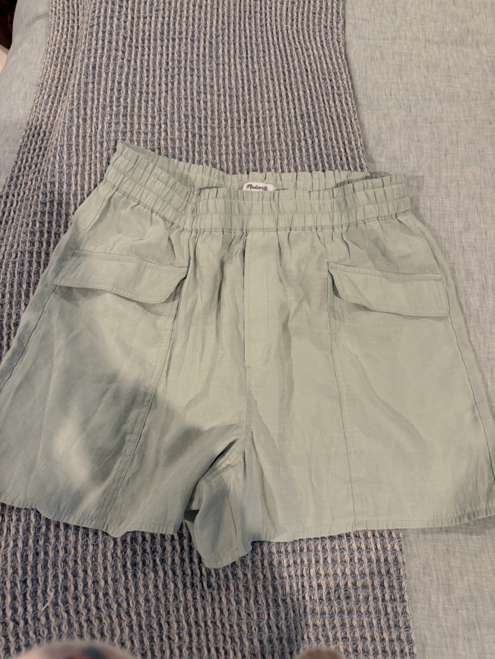 Madewell Women's Light Sage Cargo Shorts with Elastic Waist